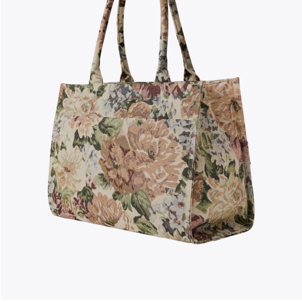 DISO. NOT FOR SALE. LOOKING TO BUY BEIS Cream and Brown Tapestry Tote Bag